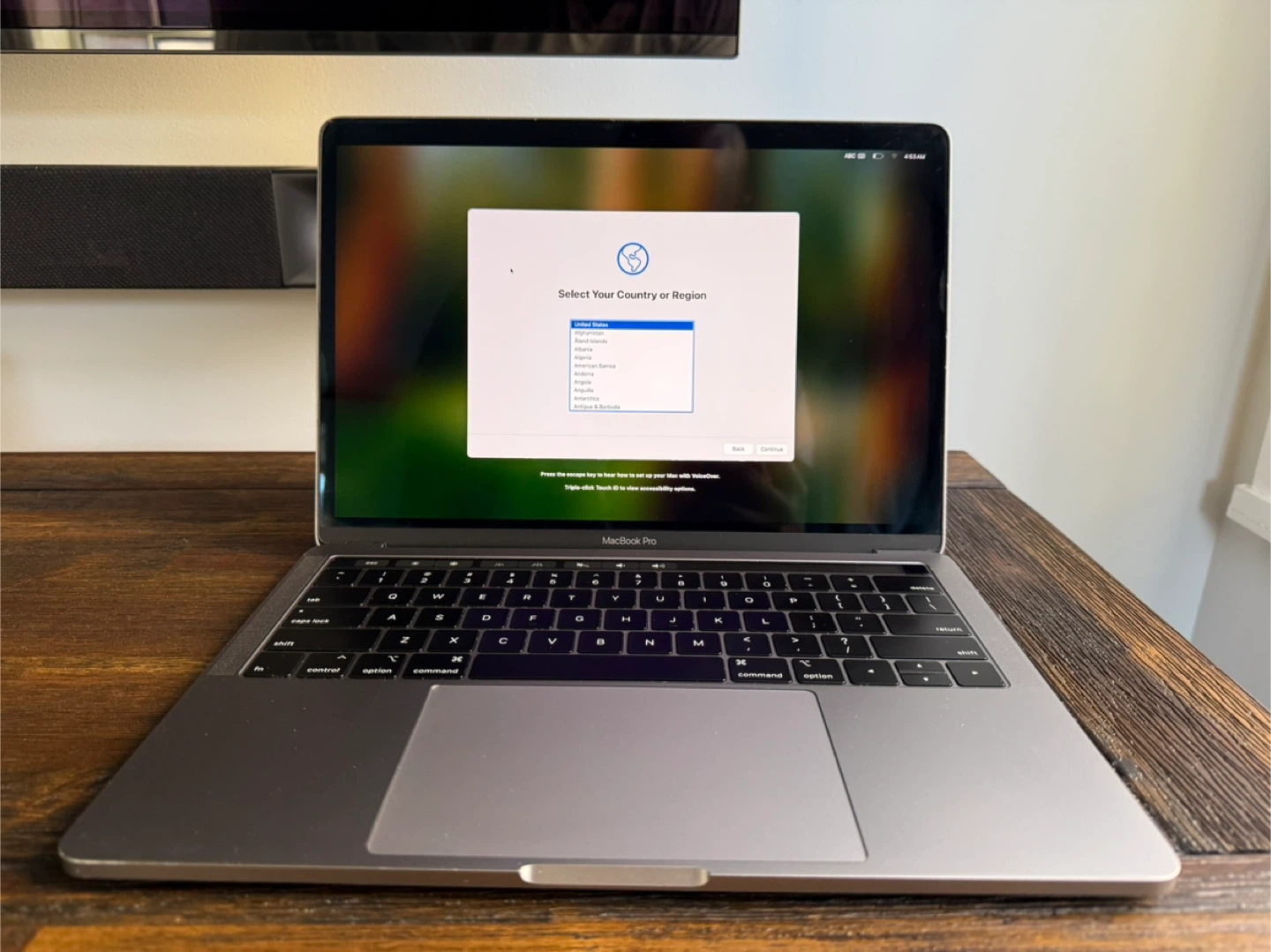 Apple MacBook Pro Laptop - photo 2