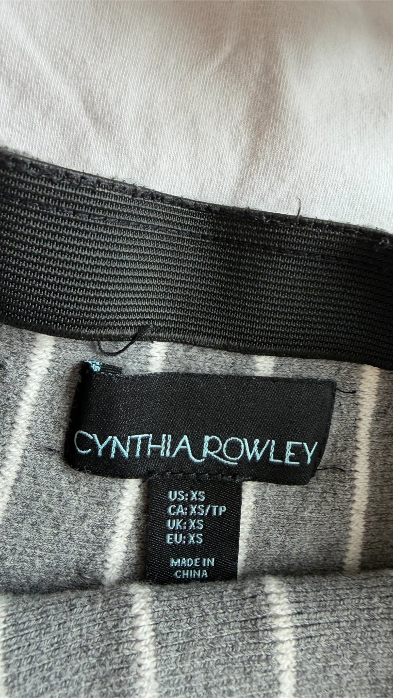Cynthia Rowley Grey Striped Skirt and H&M White Top - XS/S - photo 3