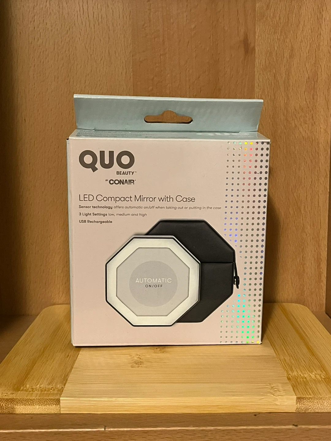 New QUO Conair LED Compact Mirror w/ Case