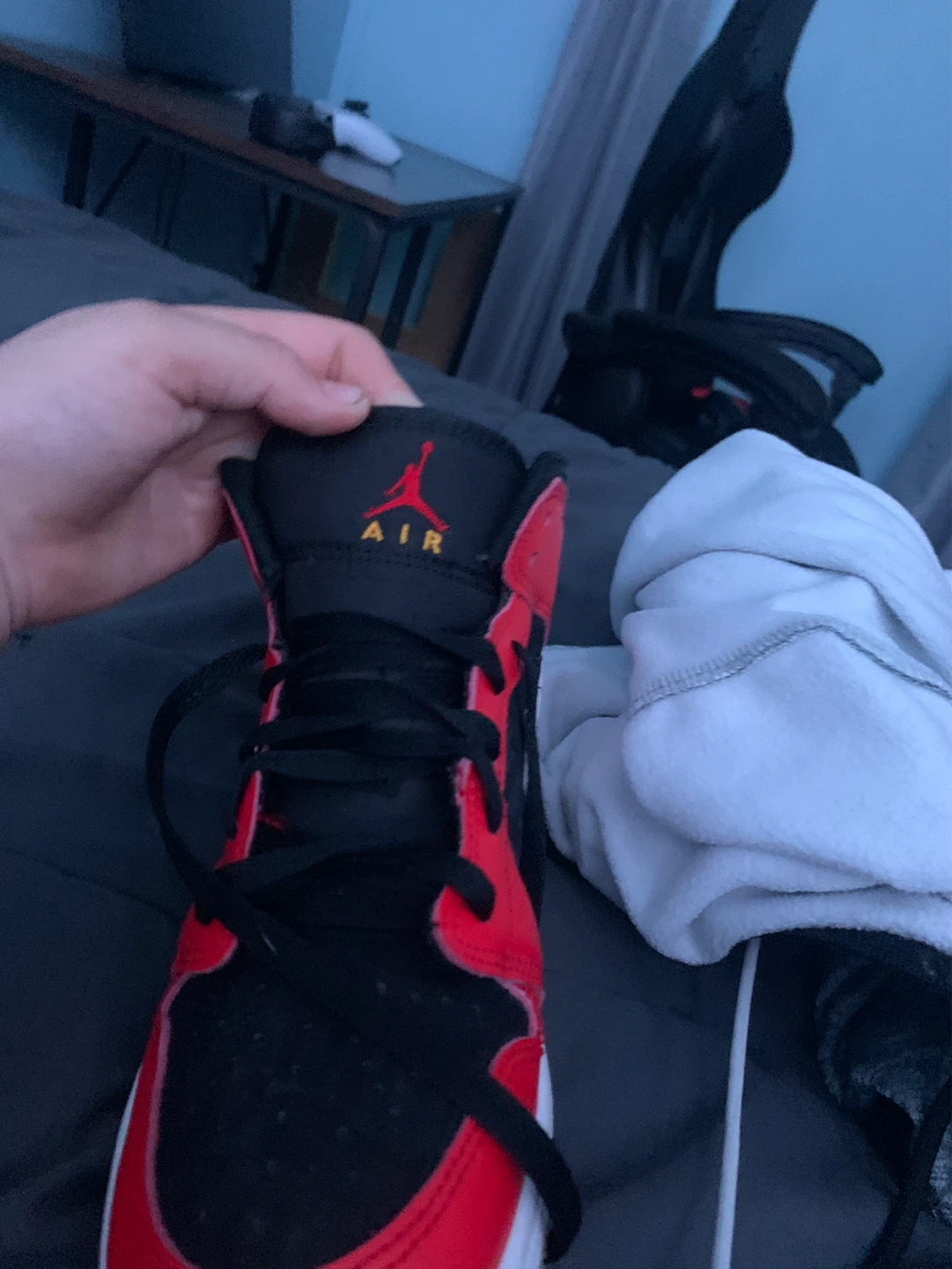 Air Jordan 1 Mid SE Shoes - photo 3