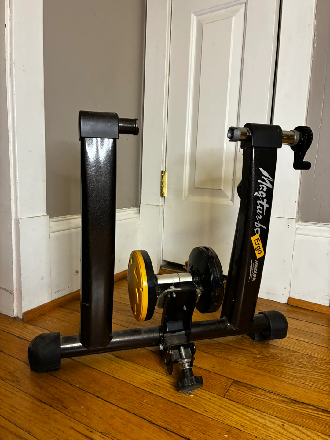 Minoura Magteqs Ergo Bike Trainer Stand – Indoor Bicycle Trainer