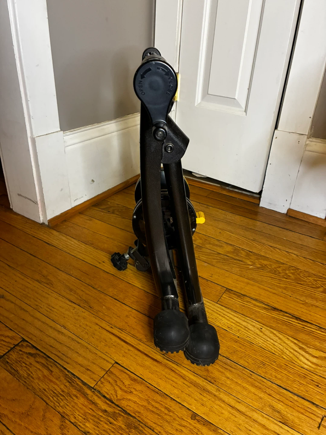 Minoura Magteqs Ergo Bike Trainer Stand – Indoor Bicycle Trainer - photo 5