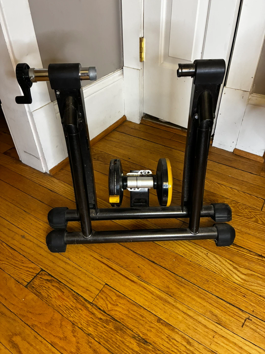 Minoura Magteqs Ergo Bike Trainer Stand – Indoor Bicycle Trainer - photo 4