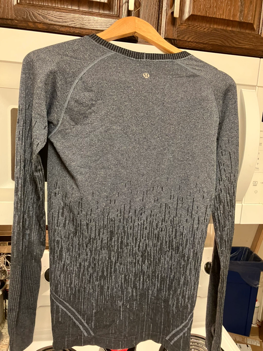 Lululemon Long Sleeve Athletic Top Grey - photo 2