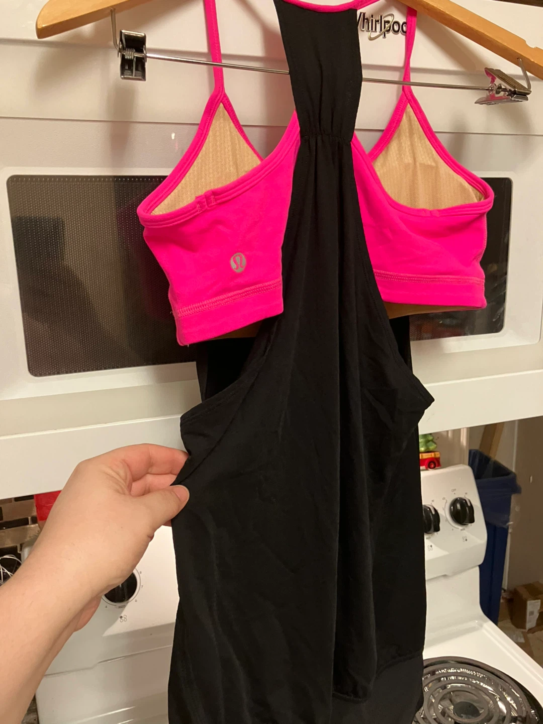 Lululemon Pink Sports Bra with Black Tank Top Size 6 - photo 2
