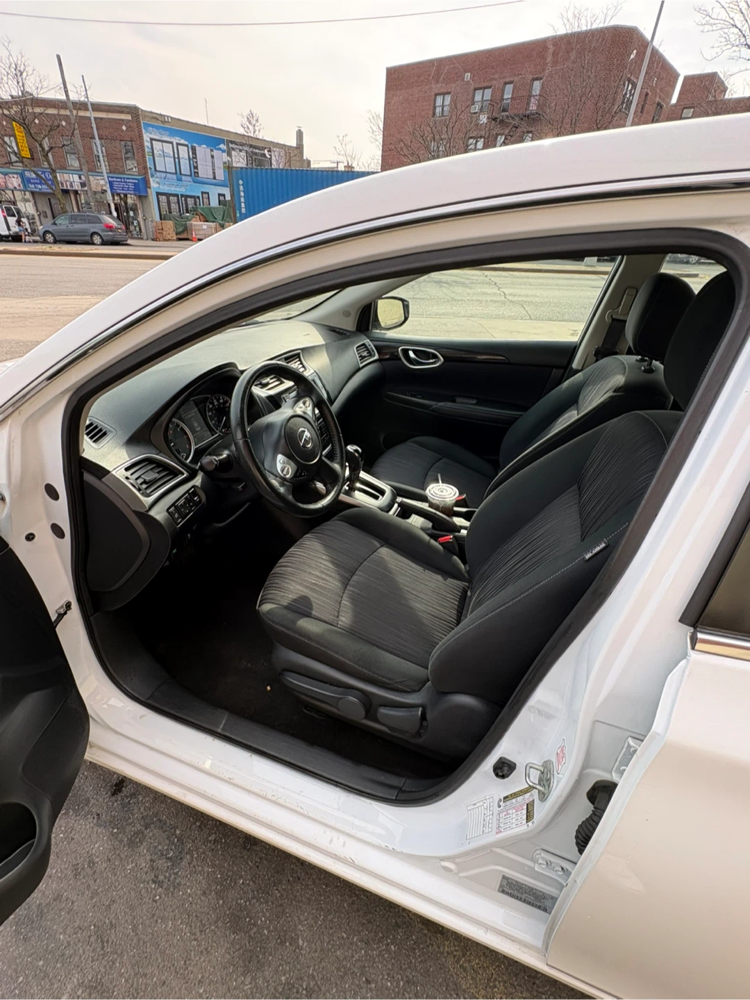 White Nissan Sentra 2019 - photo 4