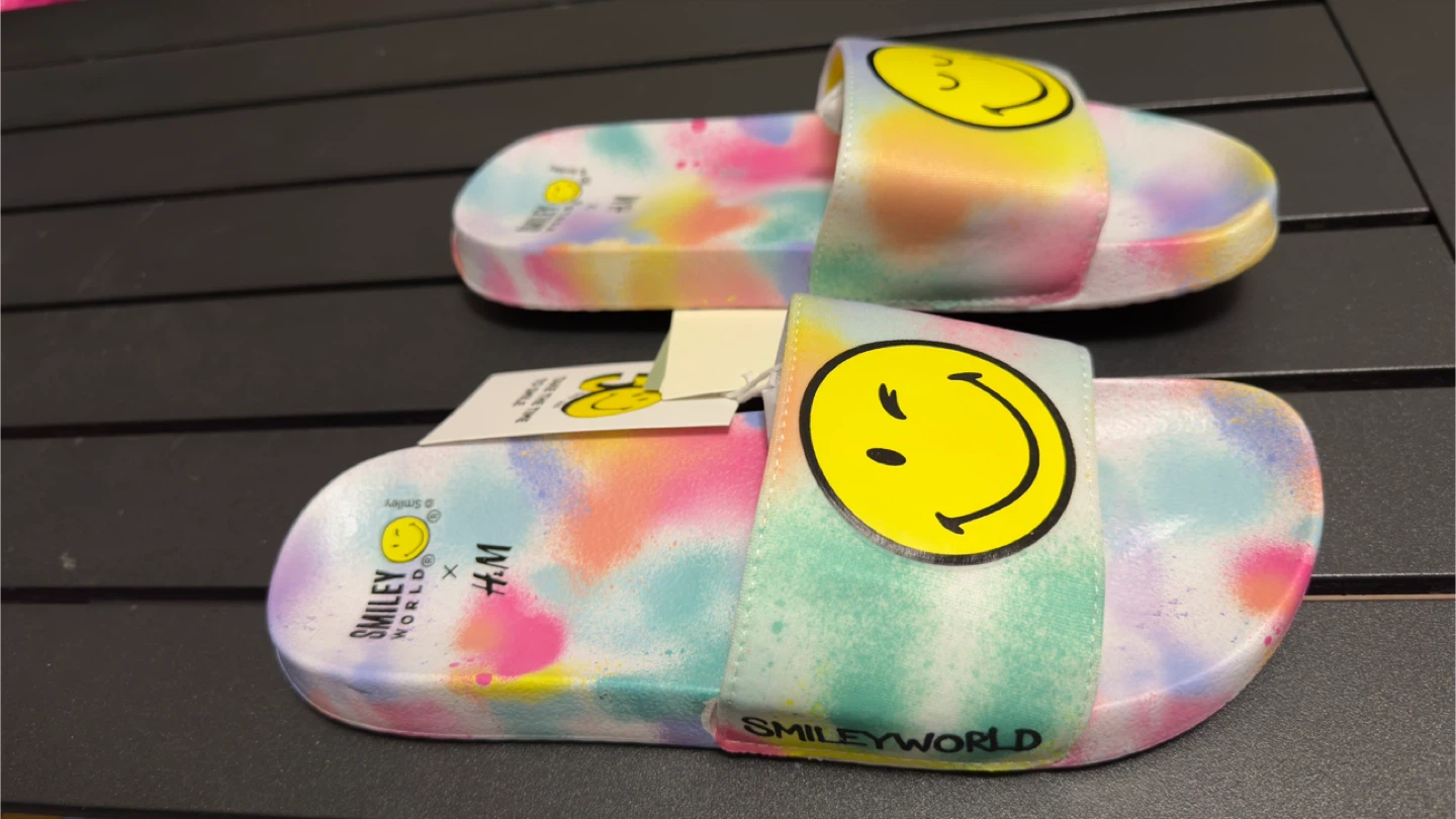 H&M Smiley World Slide Sandals - photo 2