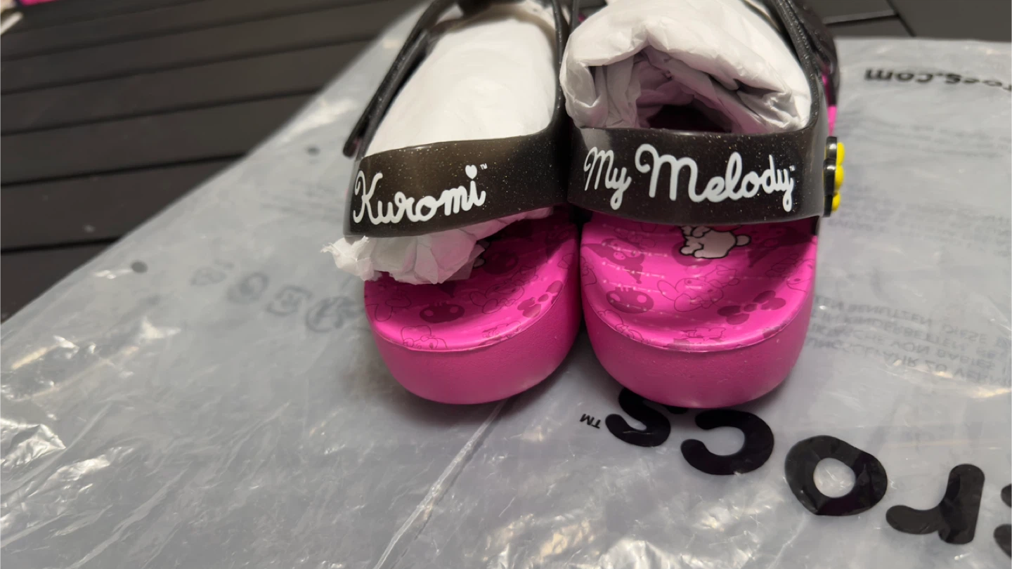 Crocs My Melody & Kuromi Sandals size 3 - photo 2