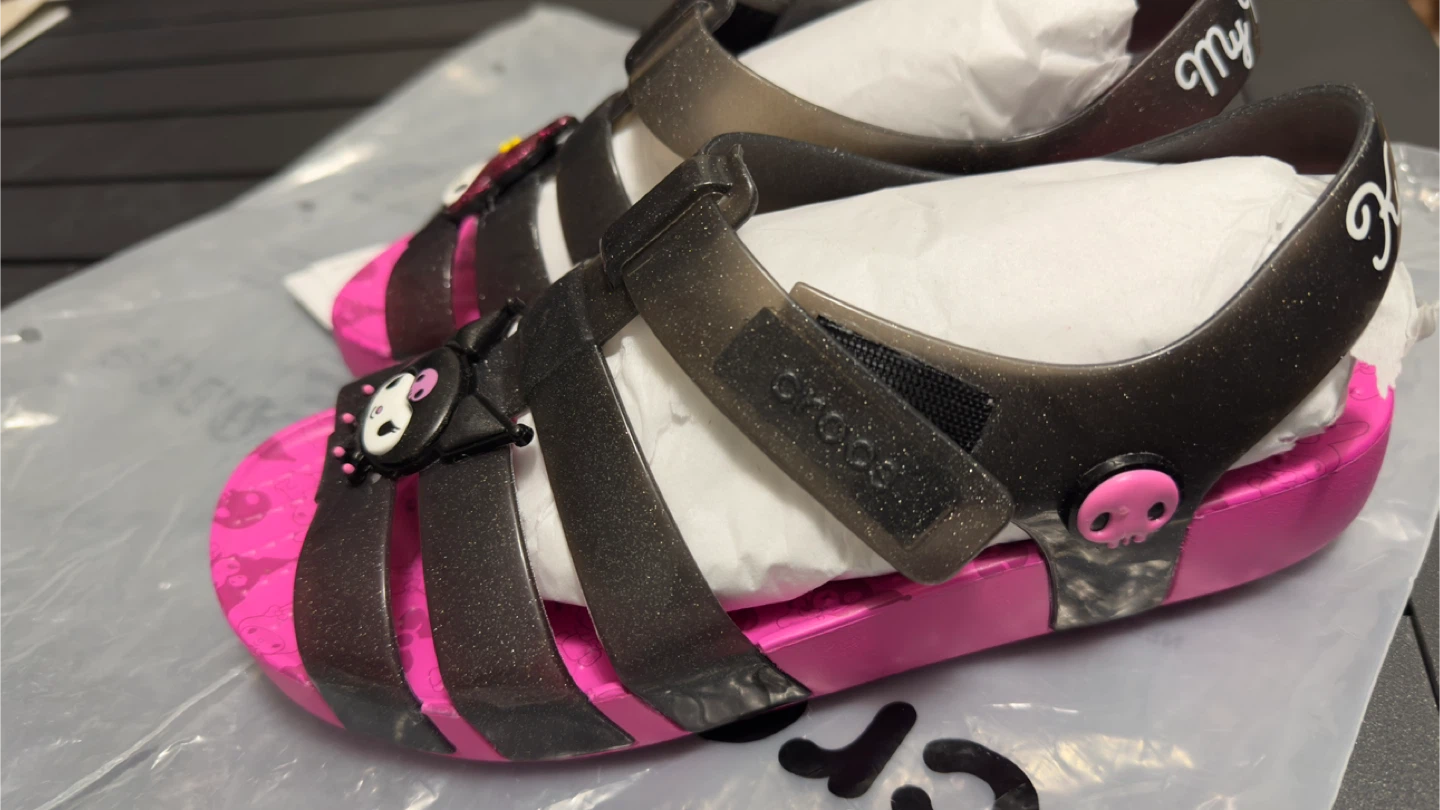 Crocs My Melody & Kuromi Sandals size 3 - photo 4