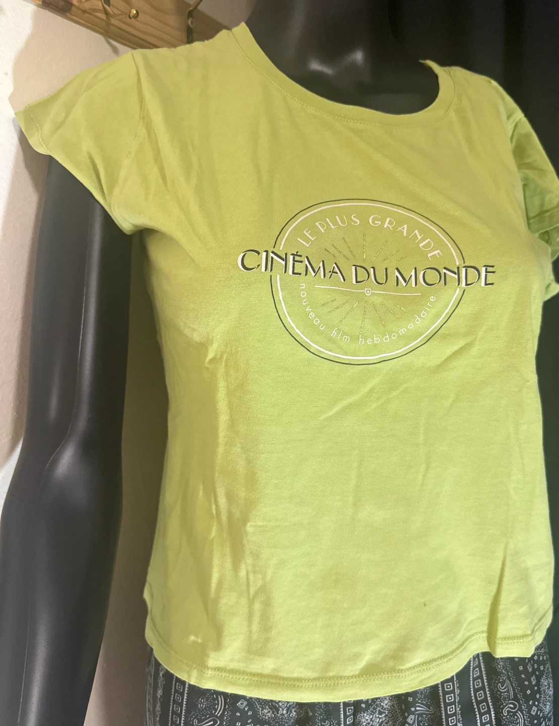 Light Green "Le Plus Grande Cinema Du Monde" Graphic T-Shirt
