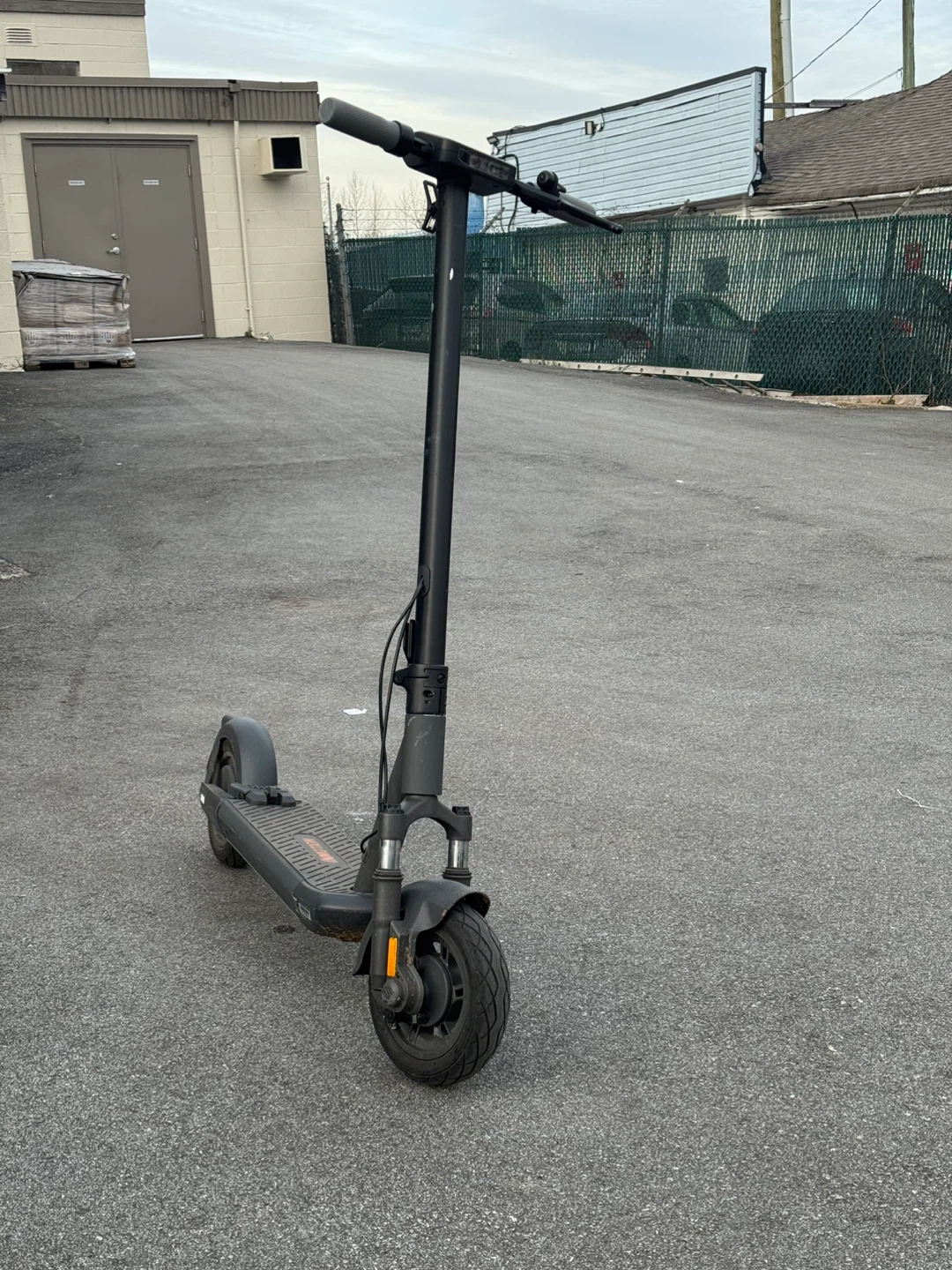 INMOTION S1F Electric Scooter – Black | 854 km | Fast Sale!