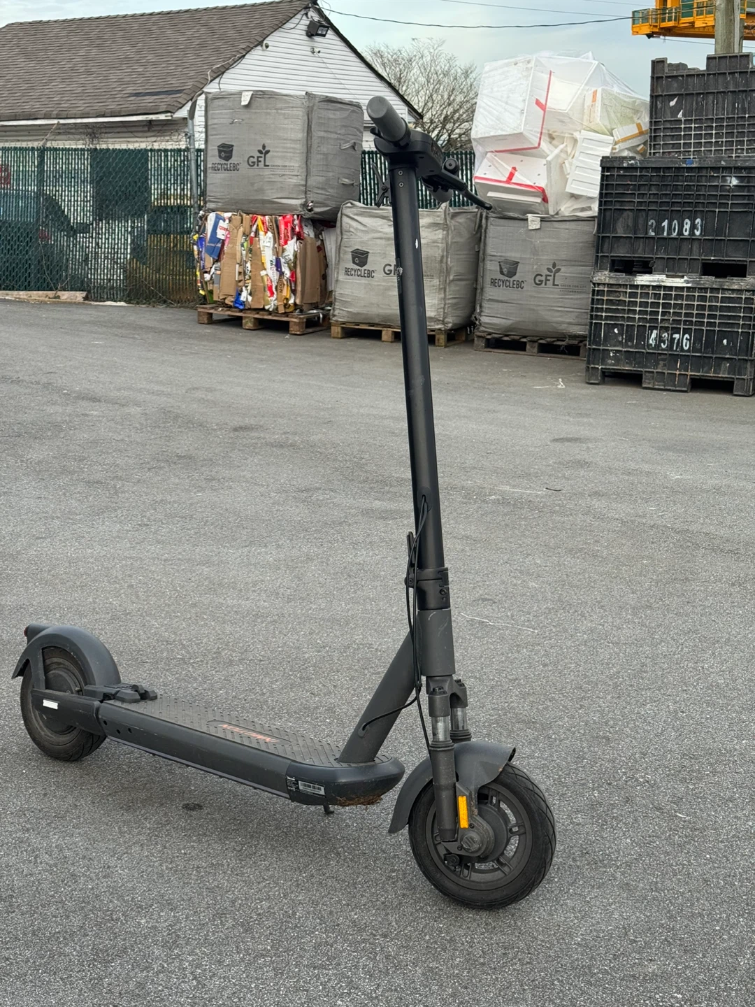INMOTION S1F Electric Scooter – Black | 854 km | Fast Sale! - photo 4