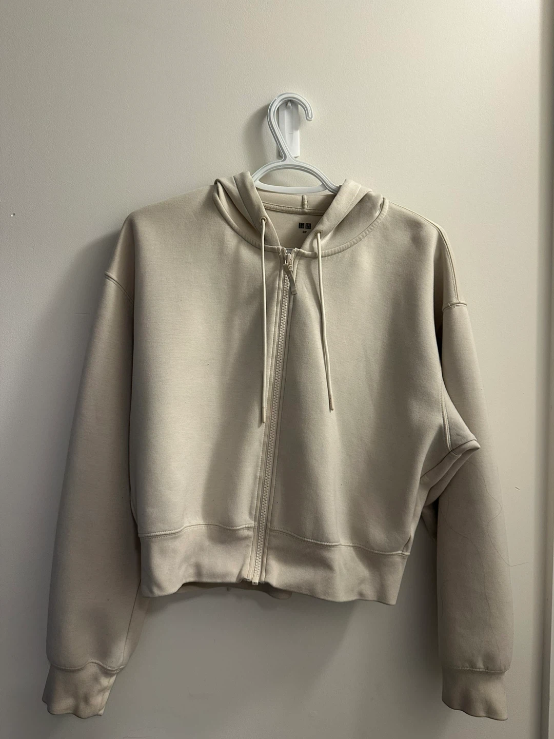 UNIQLO Cropped Zip-Up Hoodie - Beige