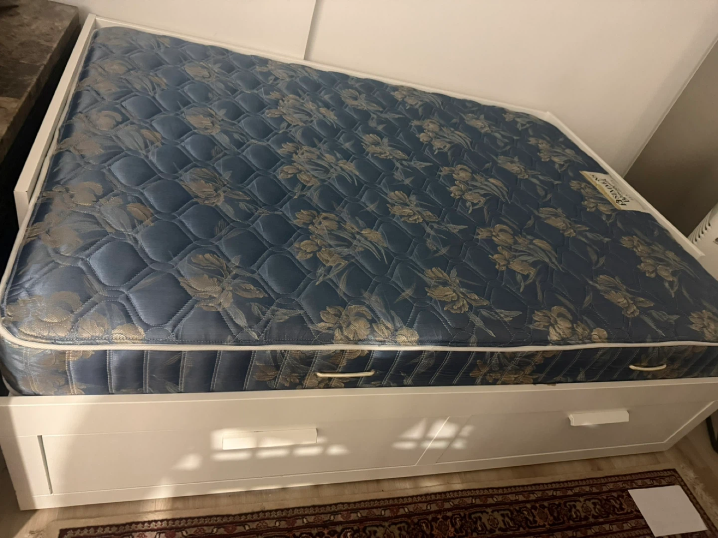 IKEA Daybed with 2 Drawers with mattress