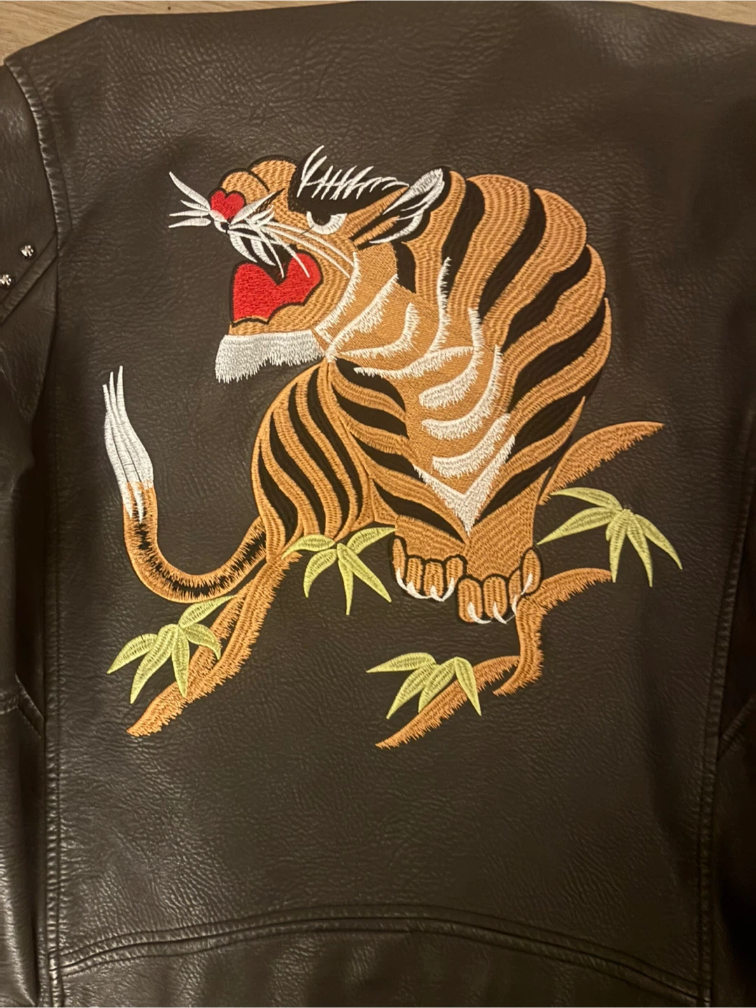 Urban Outfitters Faux Leather moto jacket embroidered tiger - photo 3
