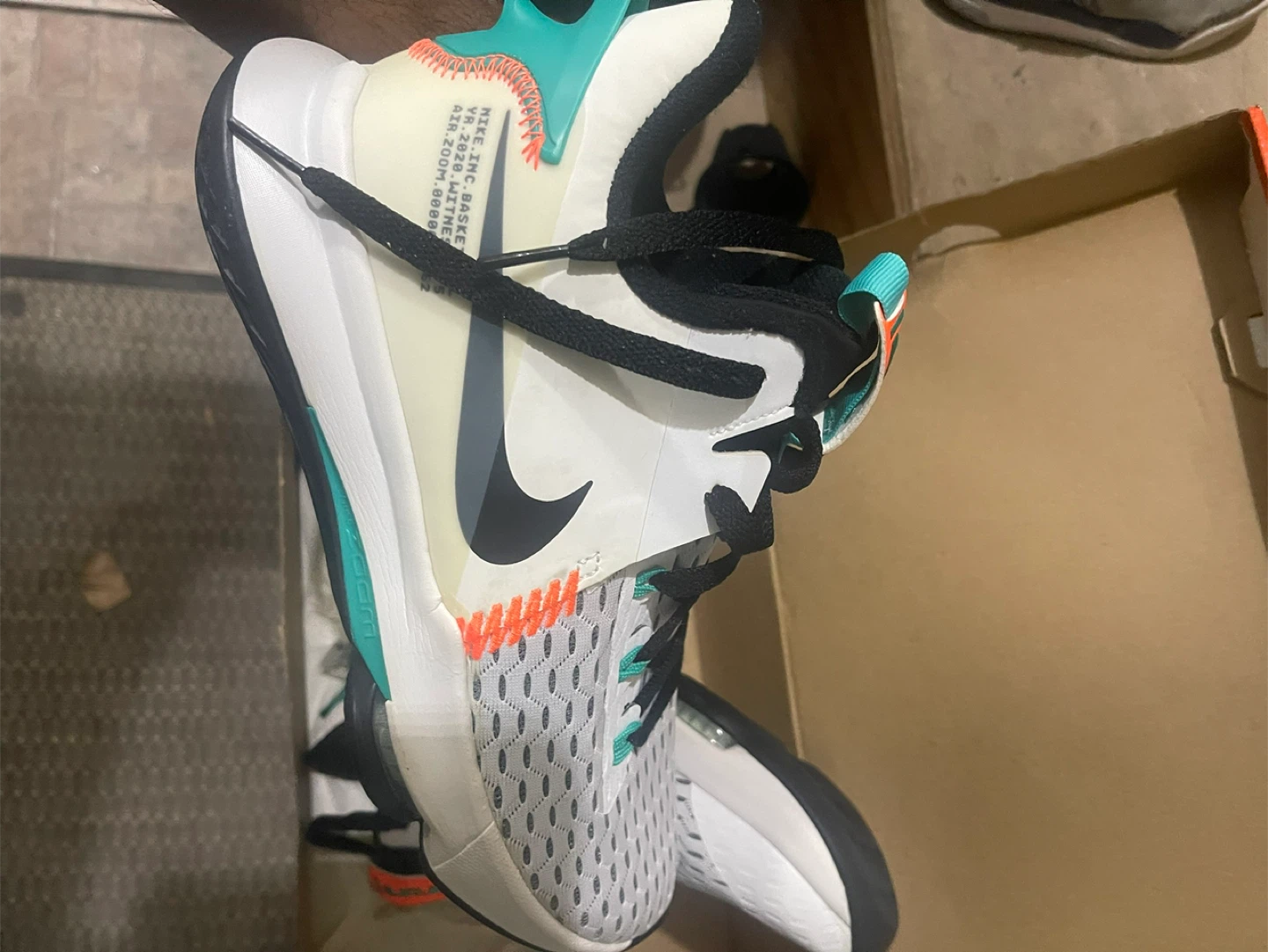 Nike LeBron Witness 5 Basketball Shoes size 9.5 - photo 3