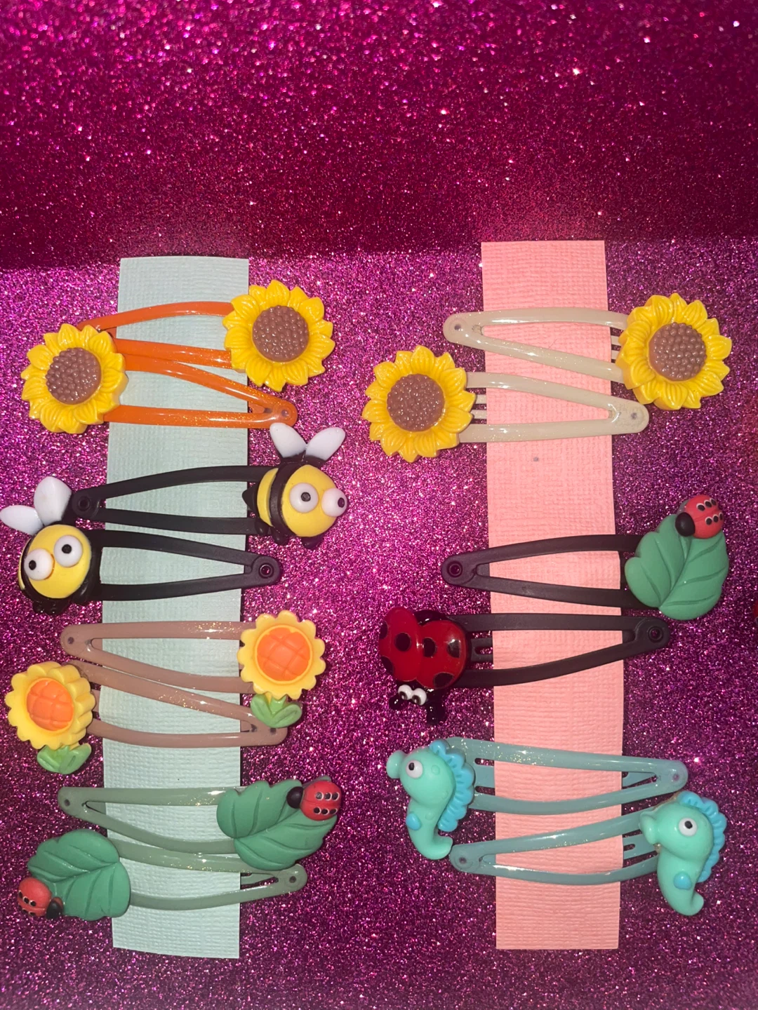 Set of 26 Kids Hair Clips with Charms and 5 bows included - photo 3