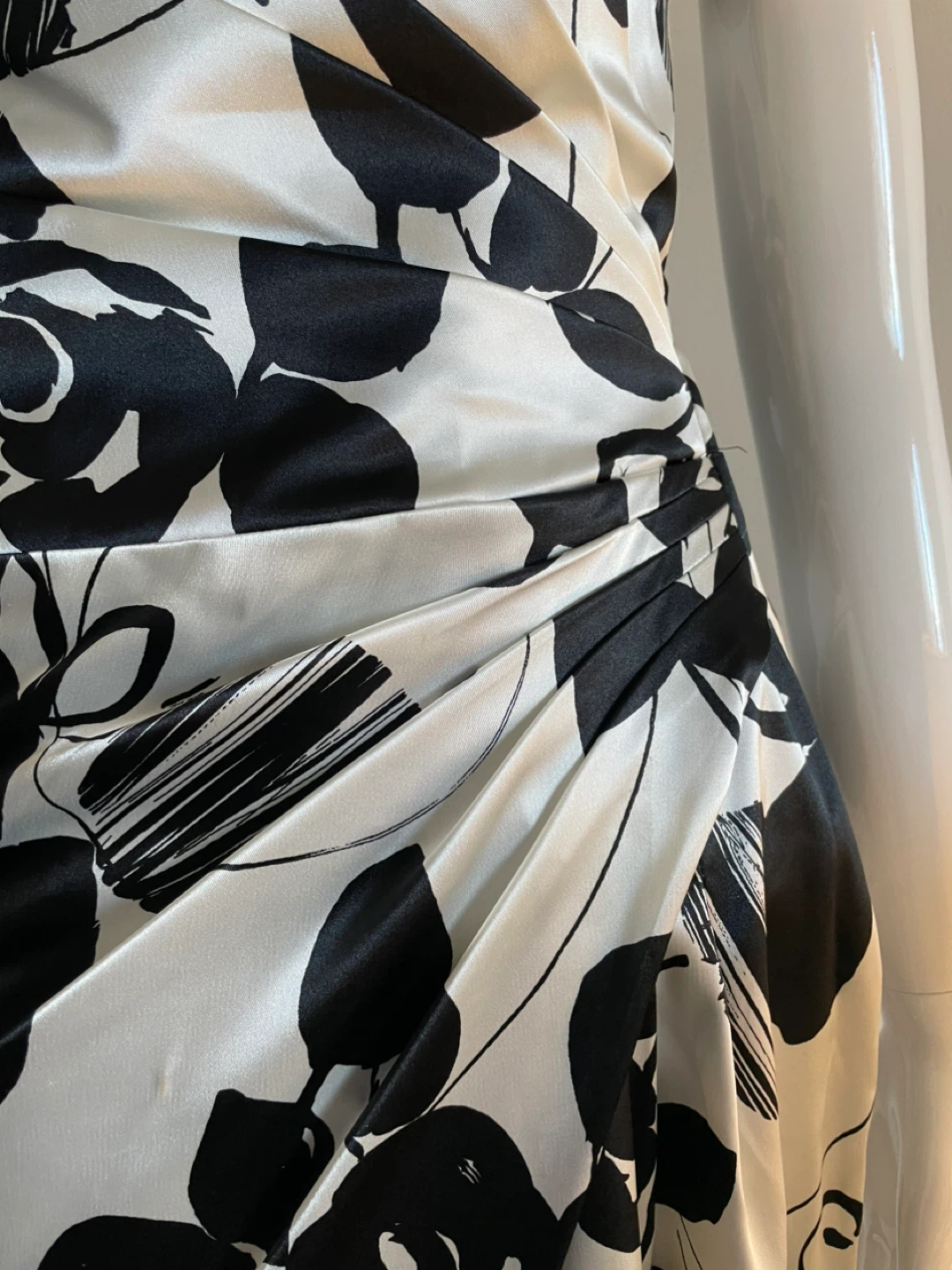 Strapless Black and White Floral Mini Dress - photo 2