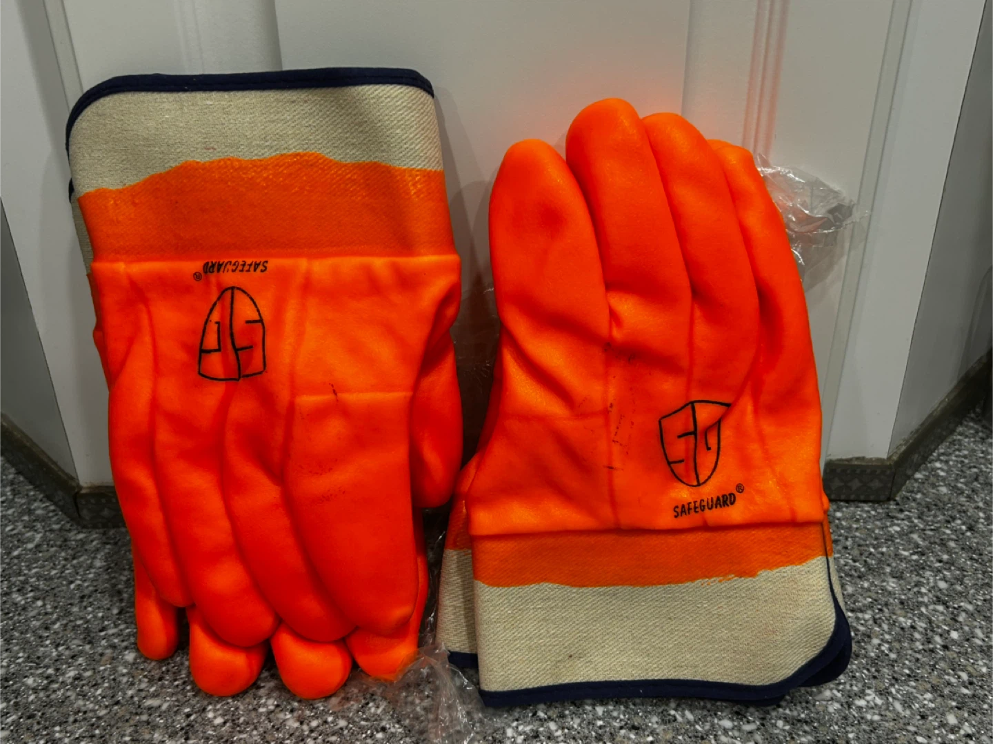 2 Pairs Heavy Duty Rubber Work Gloves – New - photo 2