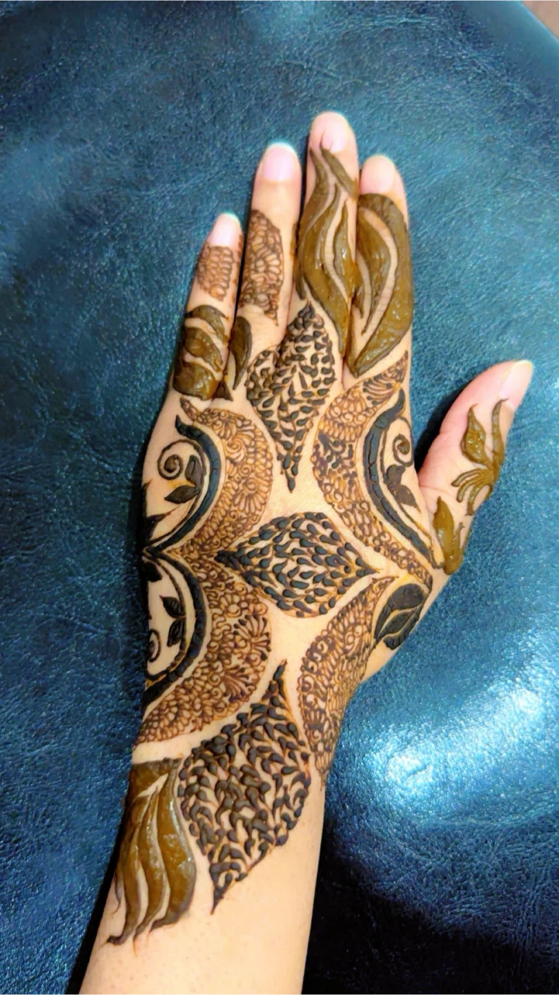 Henna Hand