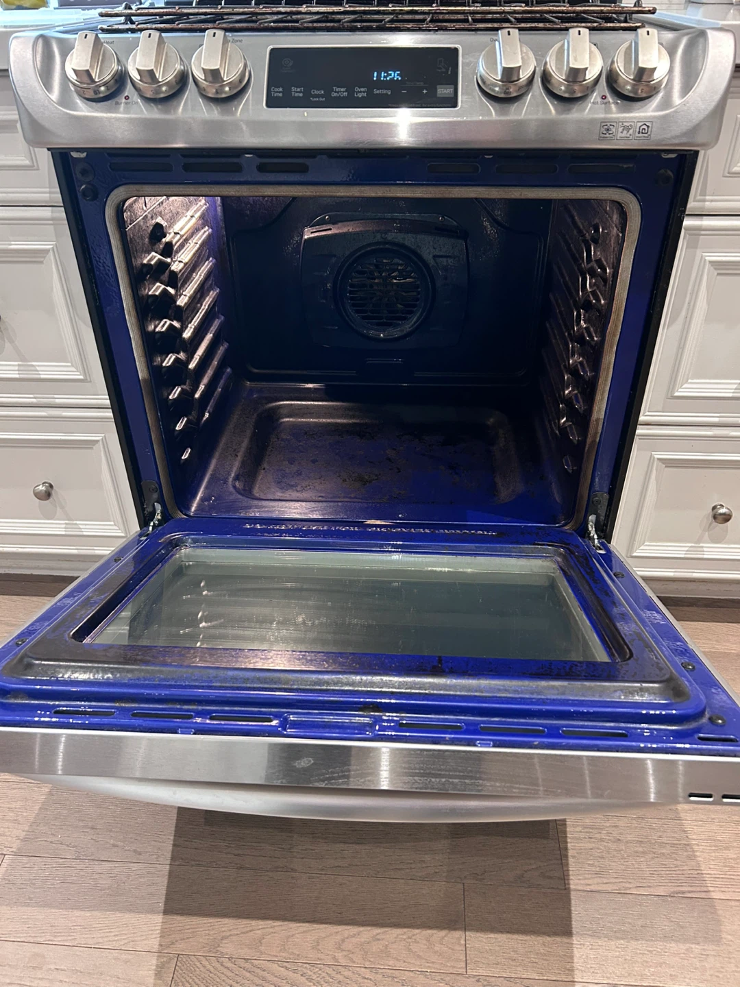 LG Slide In Stove LSE4611S - photo 3