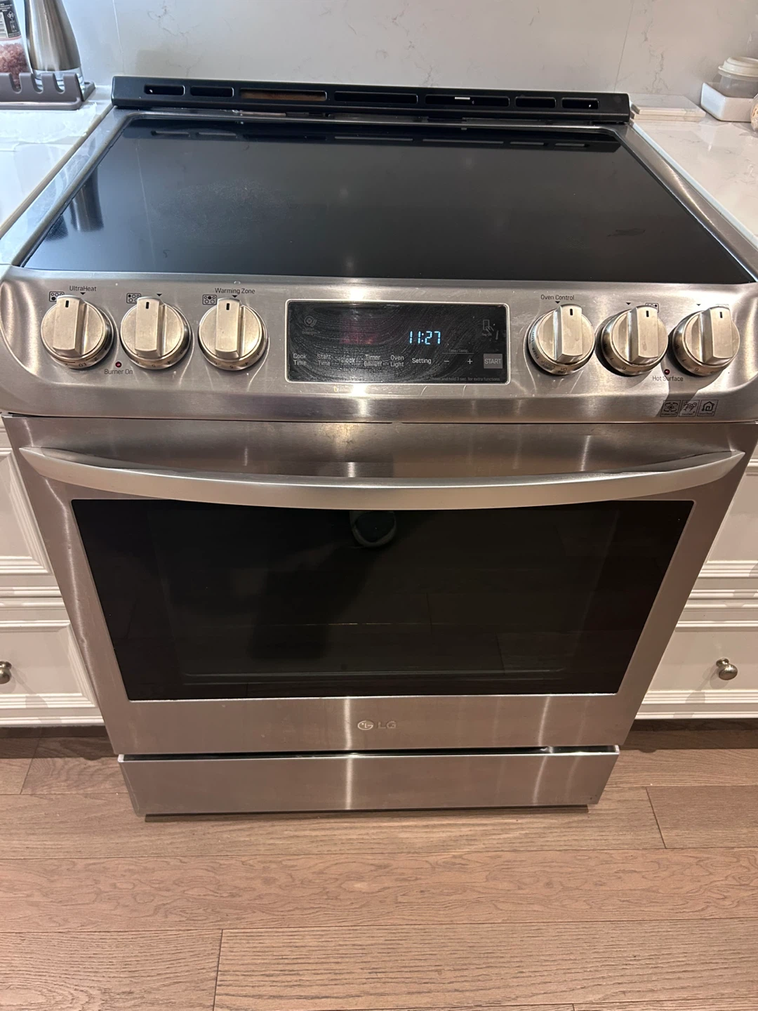 LG Slide In Stove LSE4611S
