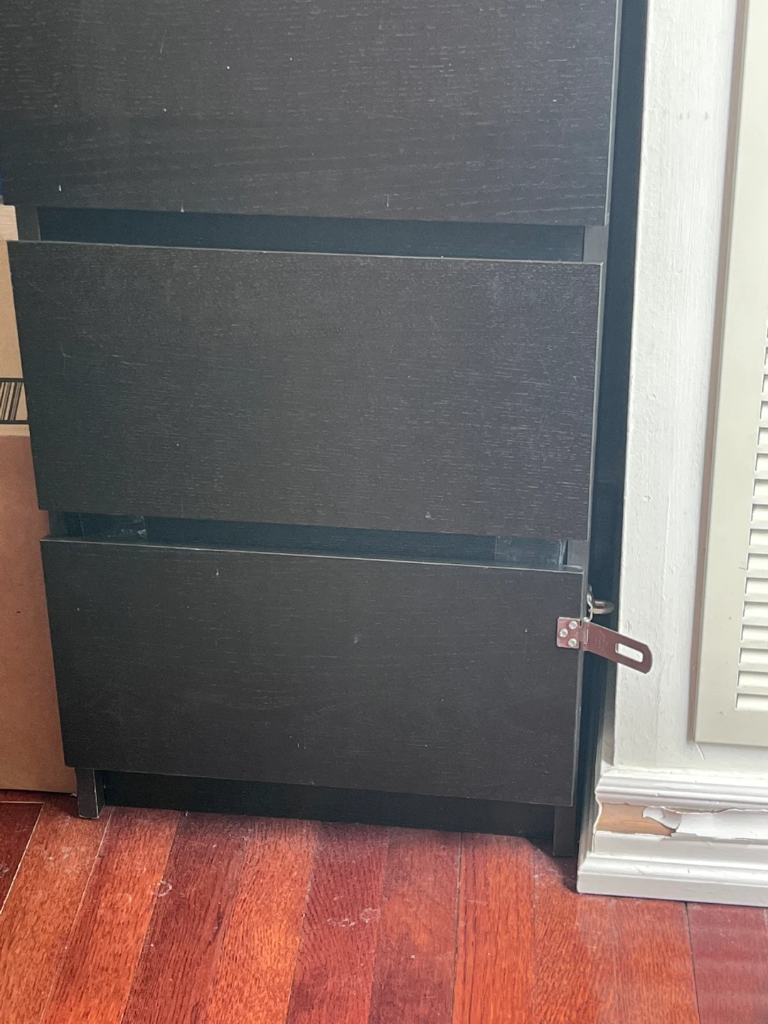 Black dresser with mirror - photo 4