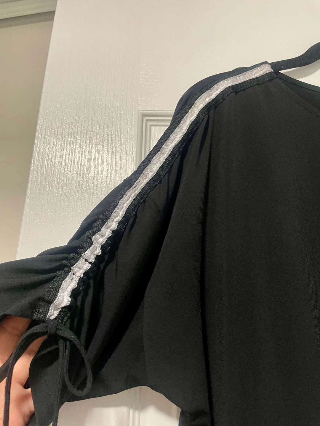 Oui Black T-Shirt with Ruched Sleeves Size medium - photo 3
