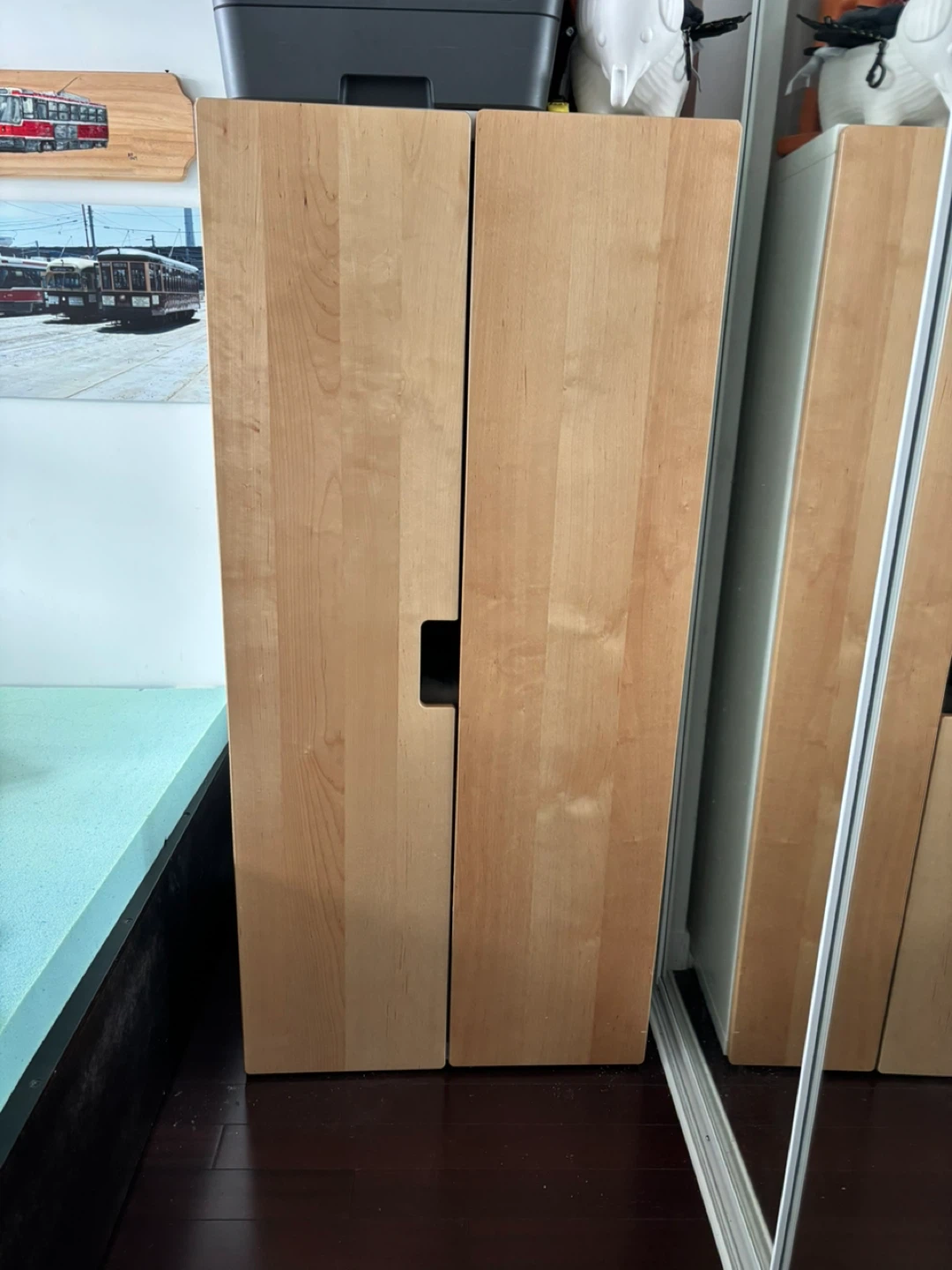 Light Wood Two-Door Wardrobe - photo 2