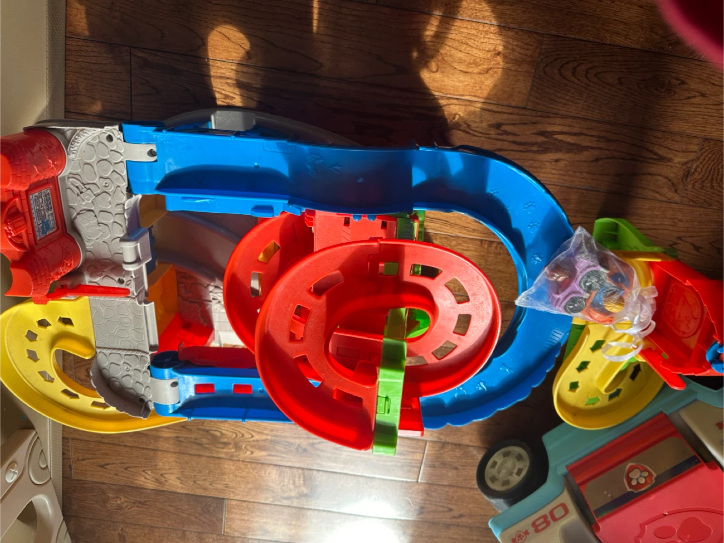 Fisher-Price Little People Race Car Track Set with Vehicles - photo 3