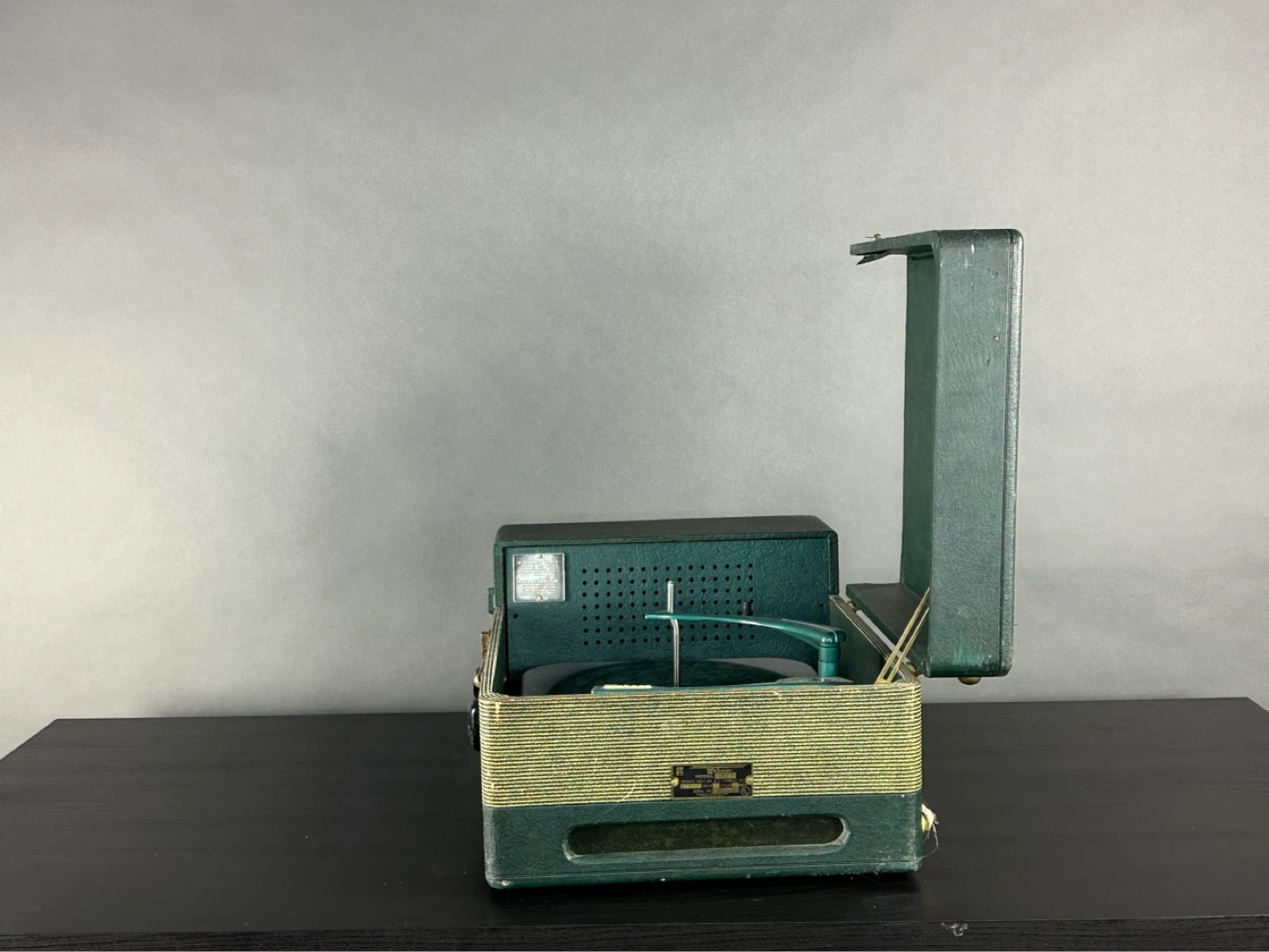 Webcor Holiday Portable Record Player - photo 3