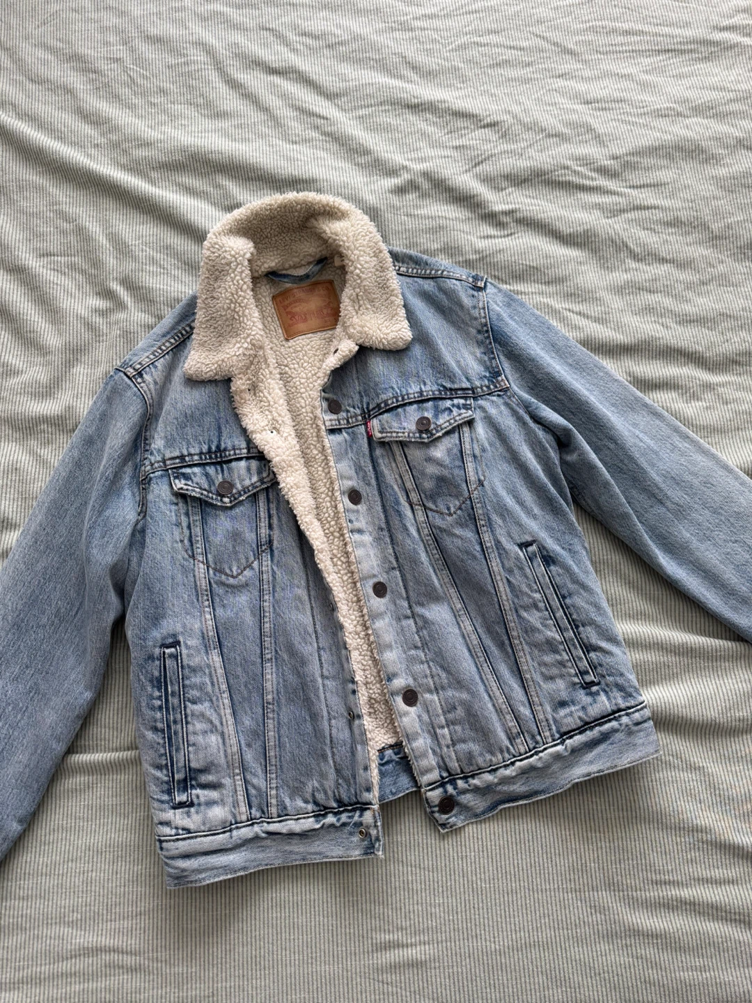 Levi's Sherpa Lined Denim Trucker Jacket SIZE S - photo 2