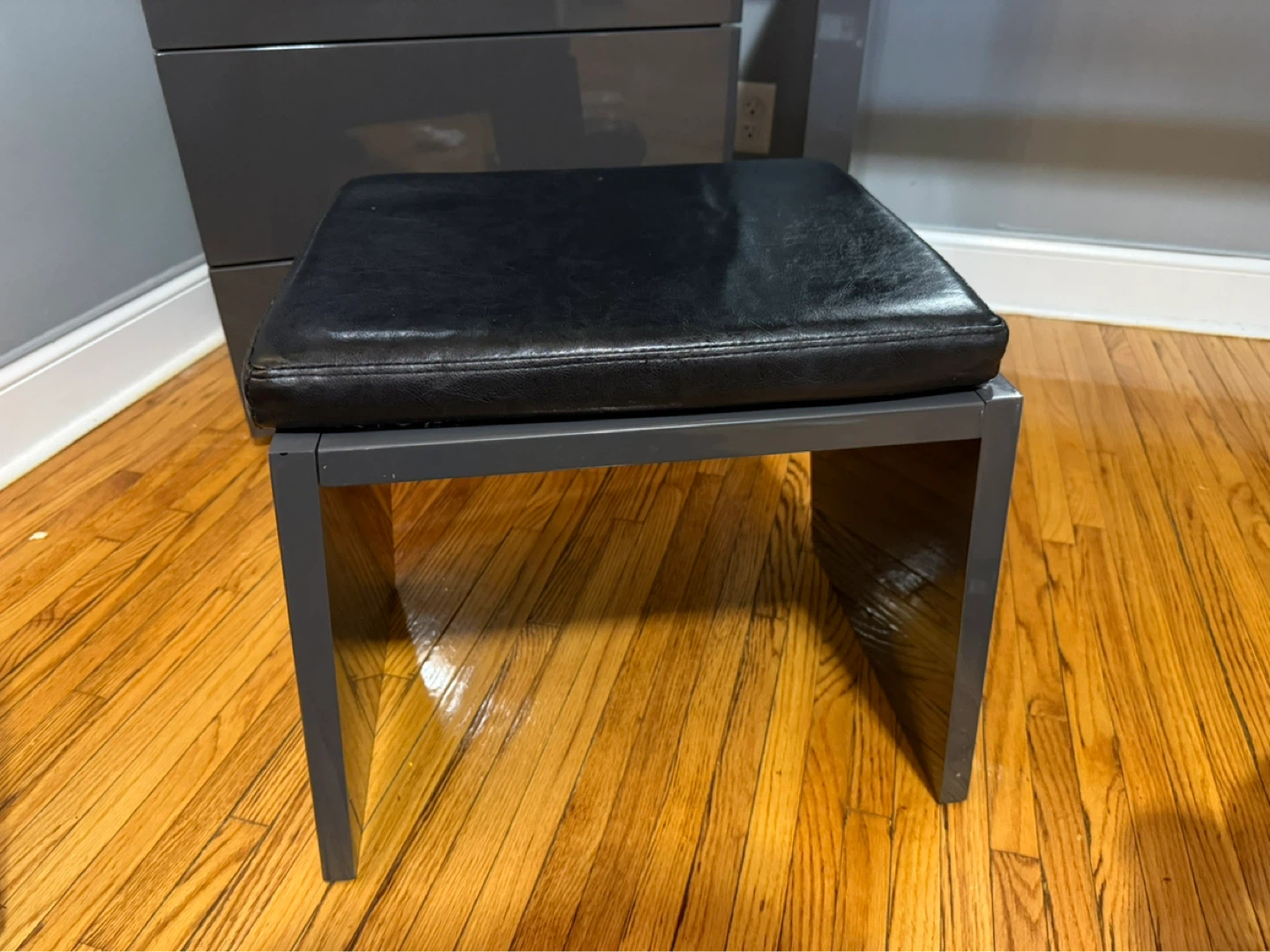 Grey Vanity Desk with Stool and Mirror - photo 5