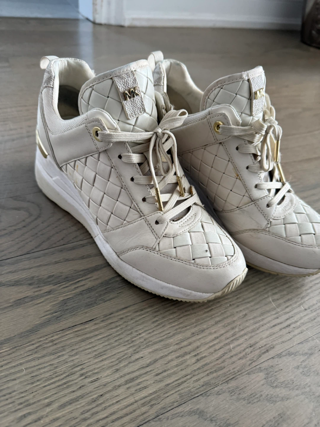 Michael Kors White Leather Woven Sneakers size 7.5 - photo 4