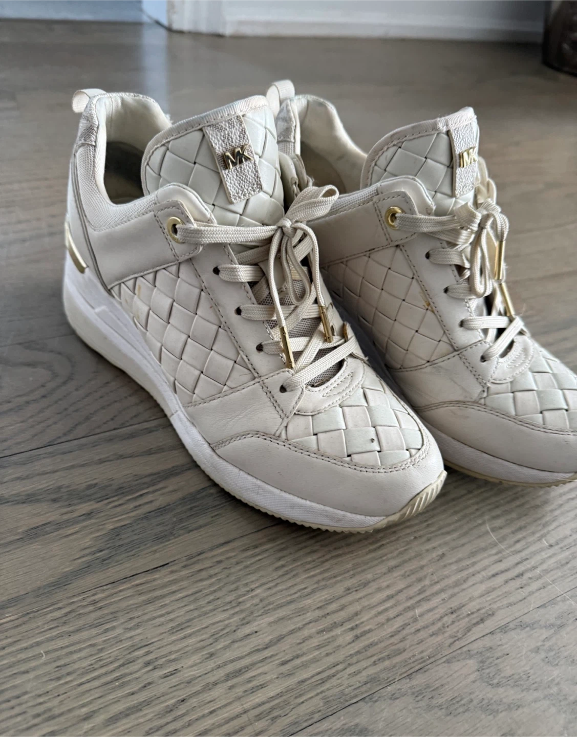 Michael Kors White Leather Woven Sneakers size 7.5 - photo 2