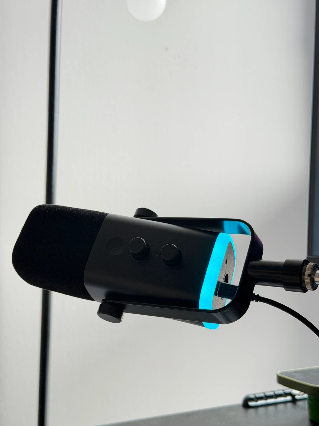 Fifine AM8 USB/XLR Gaming Podcast and Streaming Microphone - photo 2