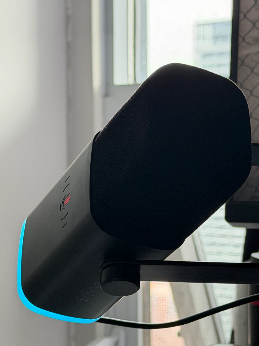 Fifine AM8 USB/XLR Gaming Podcast and Streaming Microphone - photo 4