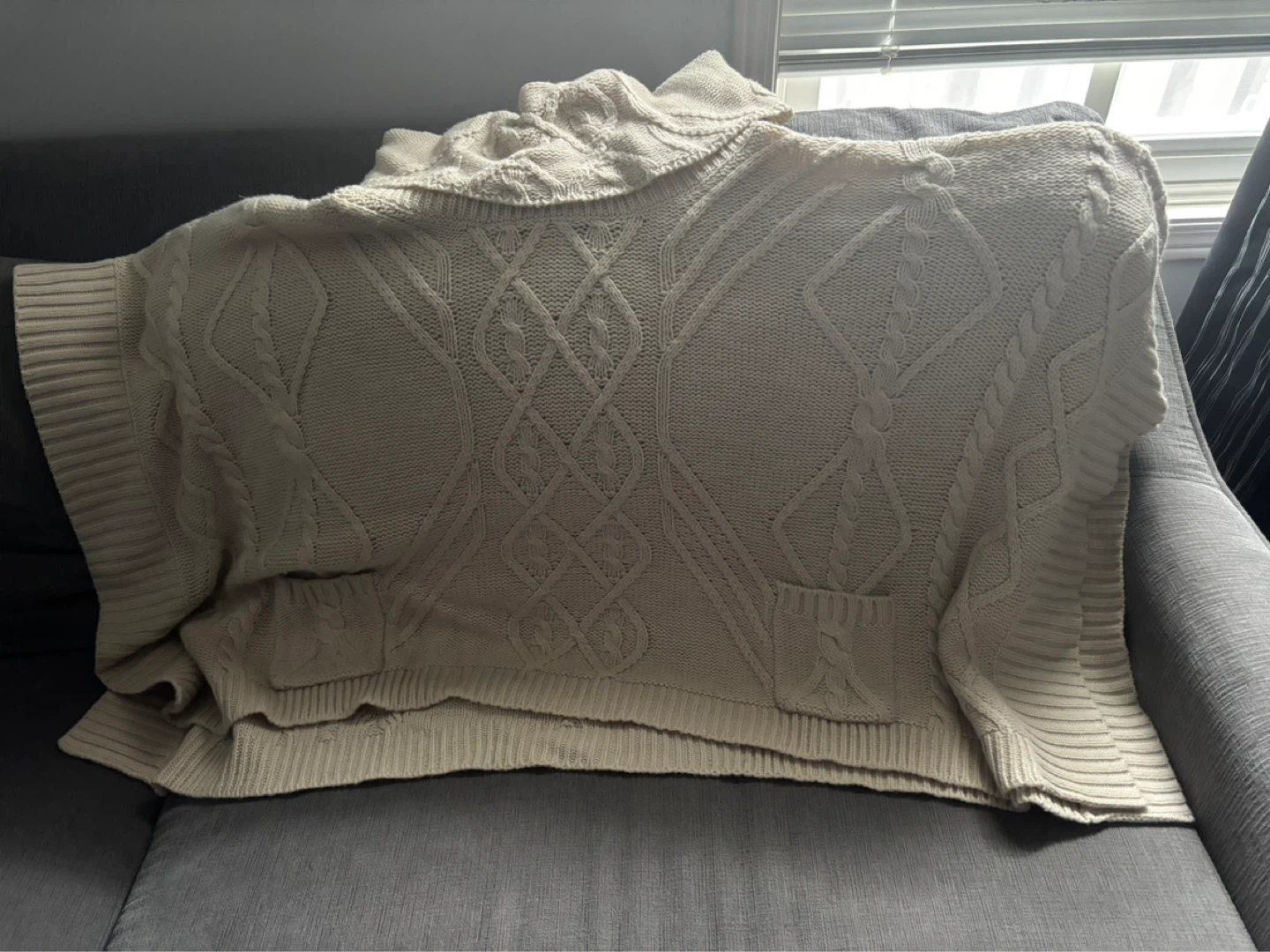 BCBGMAXAZRIA Cream Cable Knit Poncho
