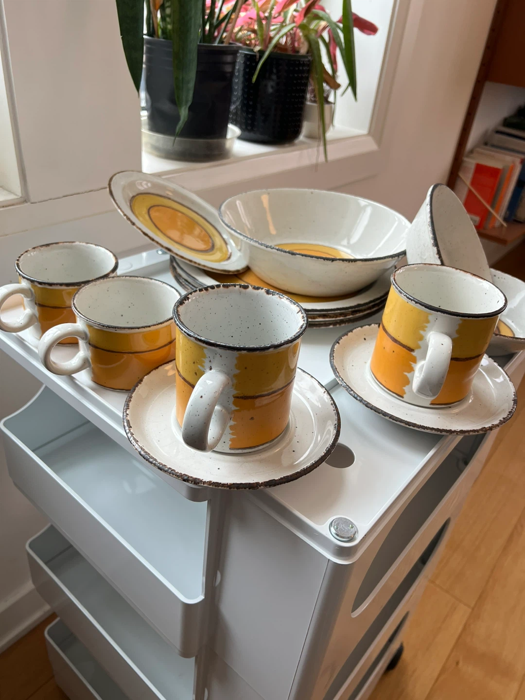 Vintage Stonehenge Midwinter Dish Set - photo 2