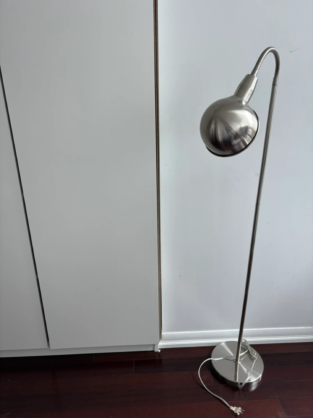 Modern Silver Arc Floor Lamp - photo 2
