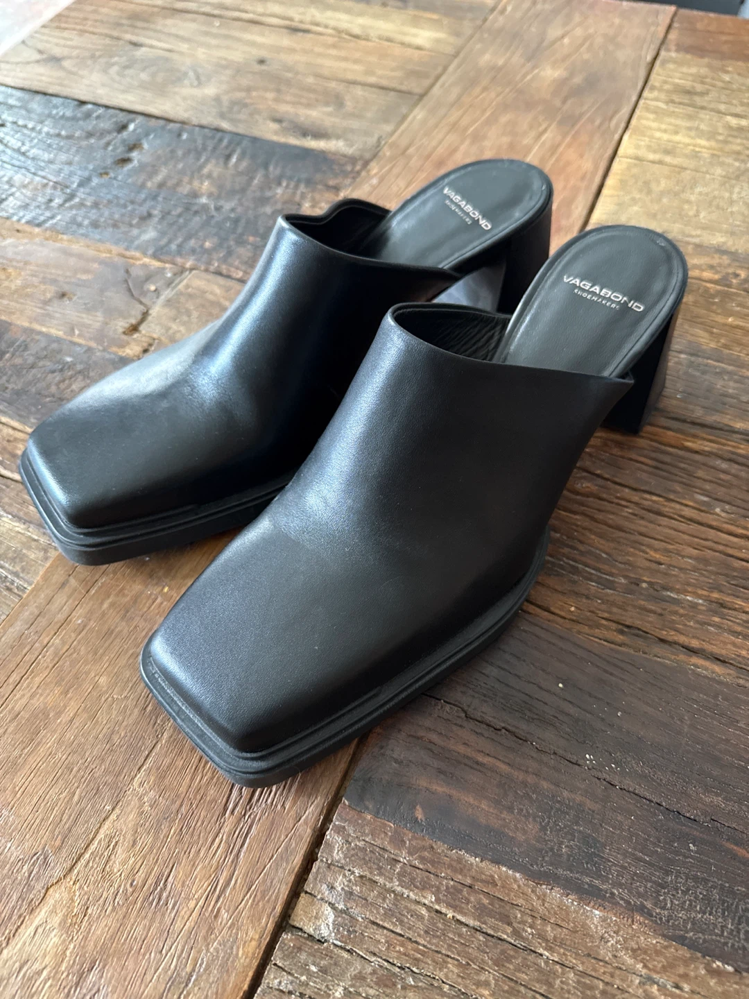 Vagabond Shoemakers Black Leather Square Toe Mules