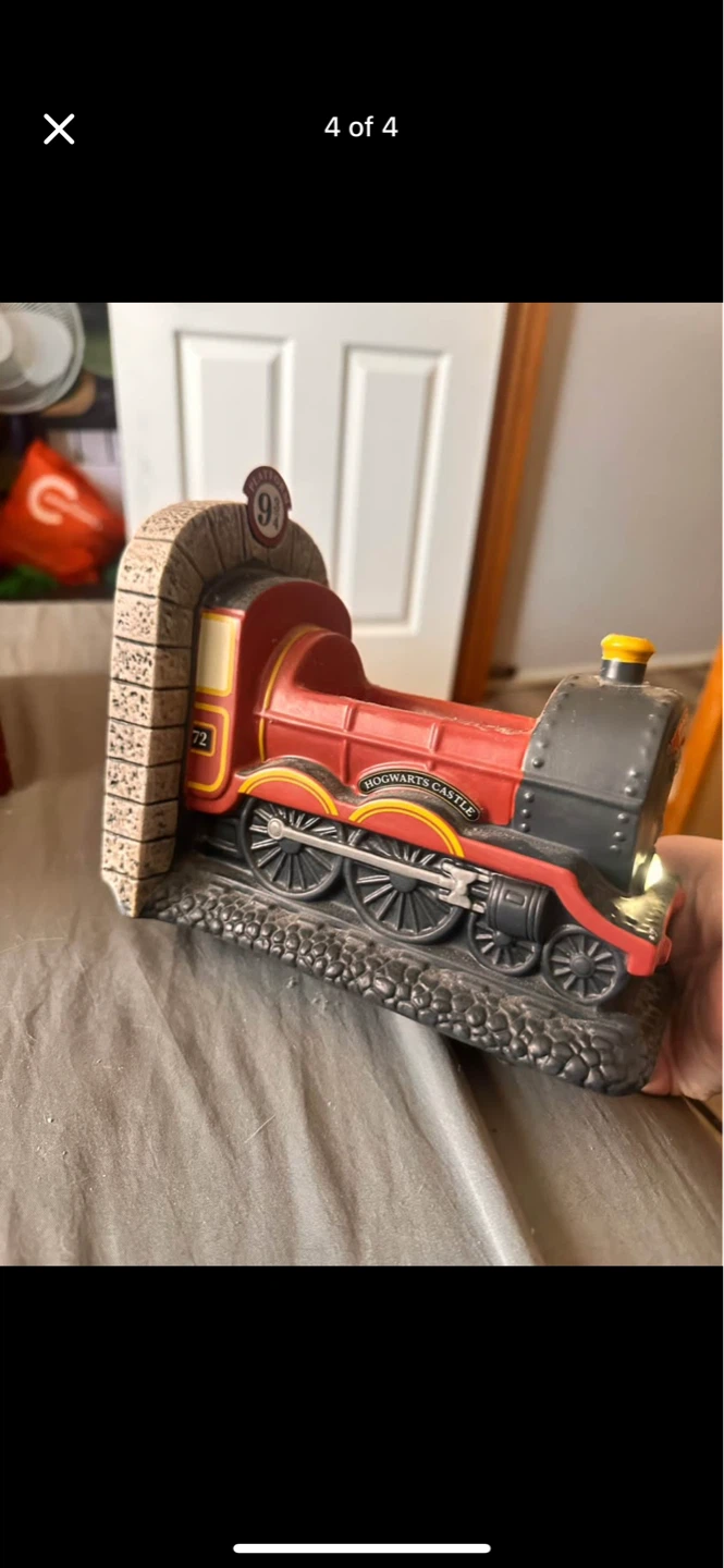 Hogwarts Express 5972 Train Figurine - photo 2