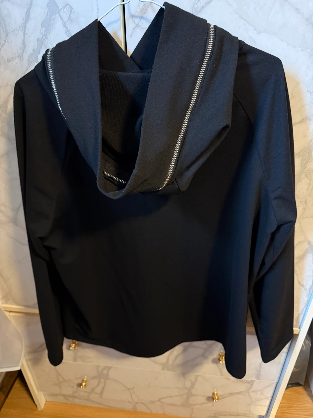 Women light hoodie size large - photo 2