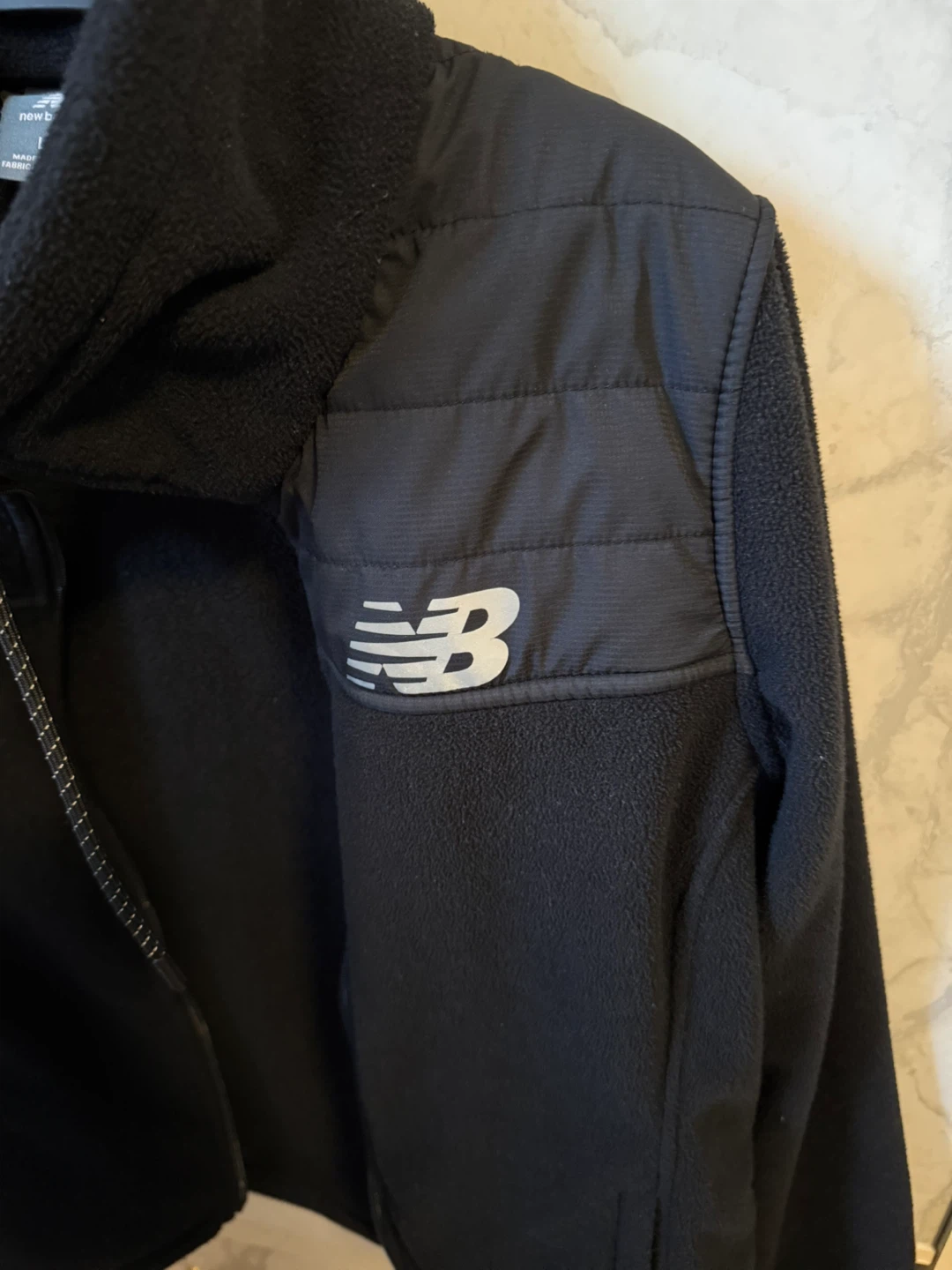 New Balance woman Black Fleece Jacket L/G - photo 2