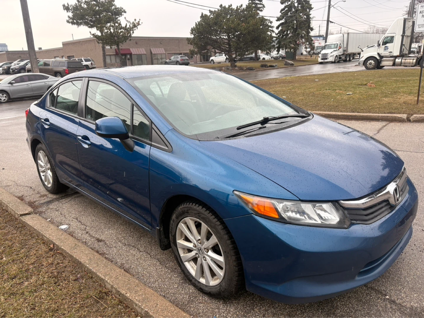 2012 Honda Civic LX - photo 2