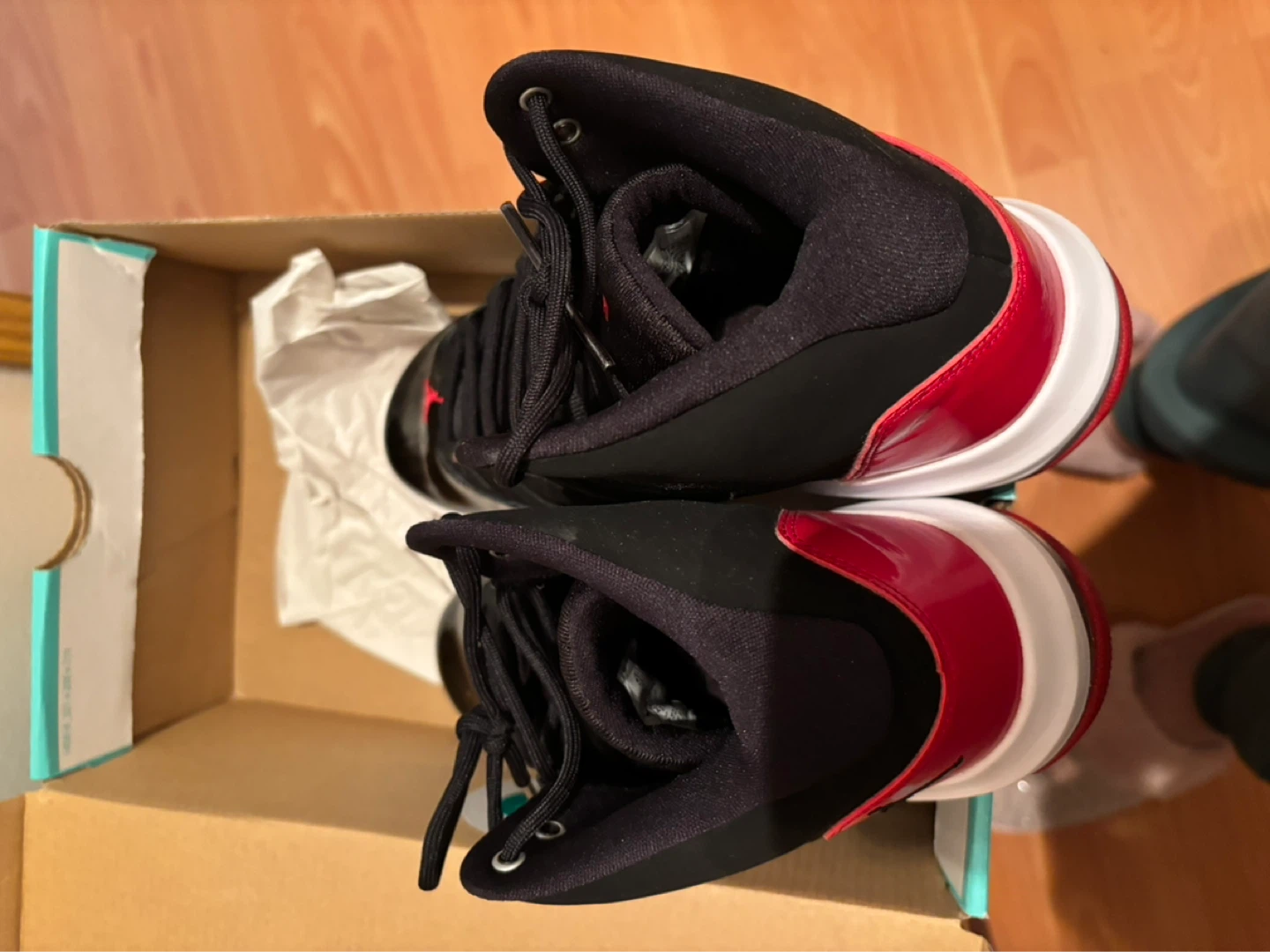 Jordan Max Aura 2 Sneakers Black Red White - photo 5