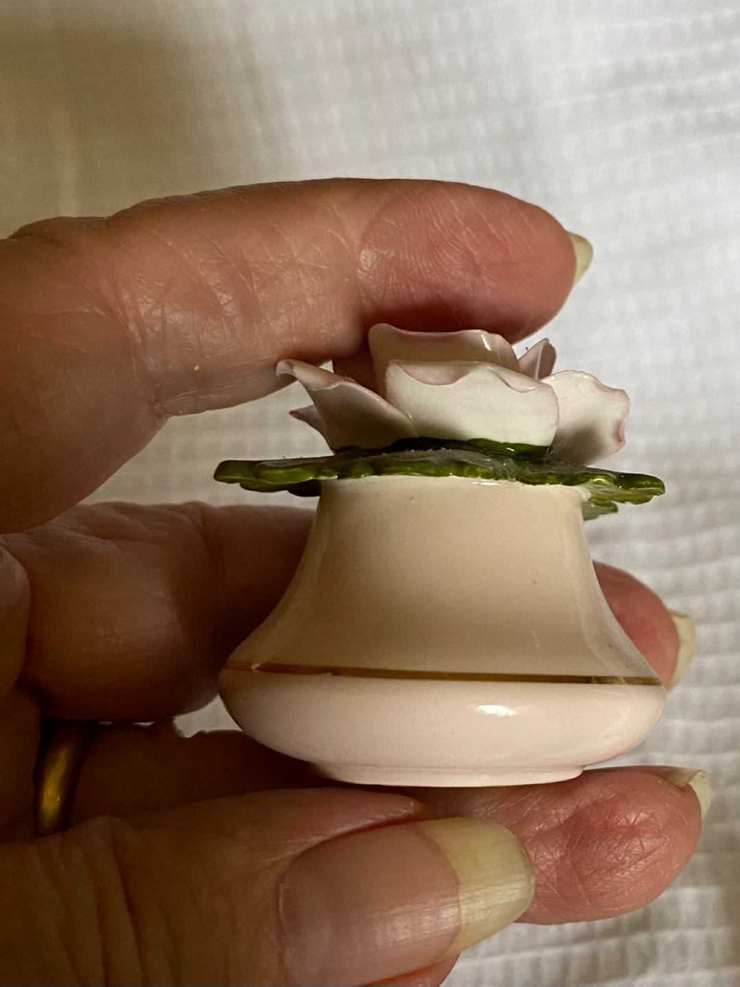 Denton China Salt and pepper shakers - photo 3