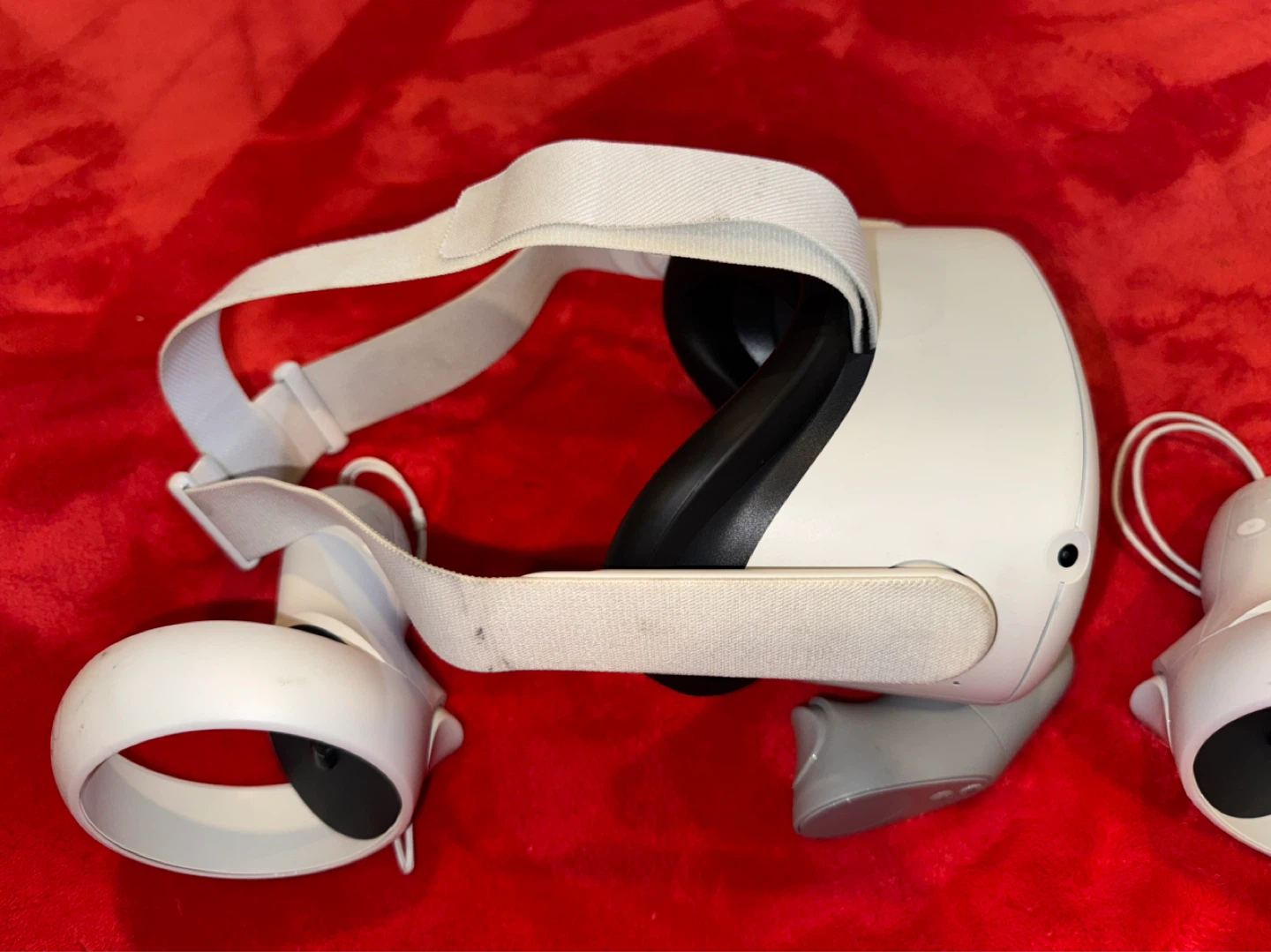 Oculus Quest 2 VR Headset with Controllers - photo 3