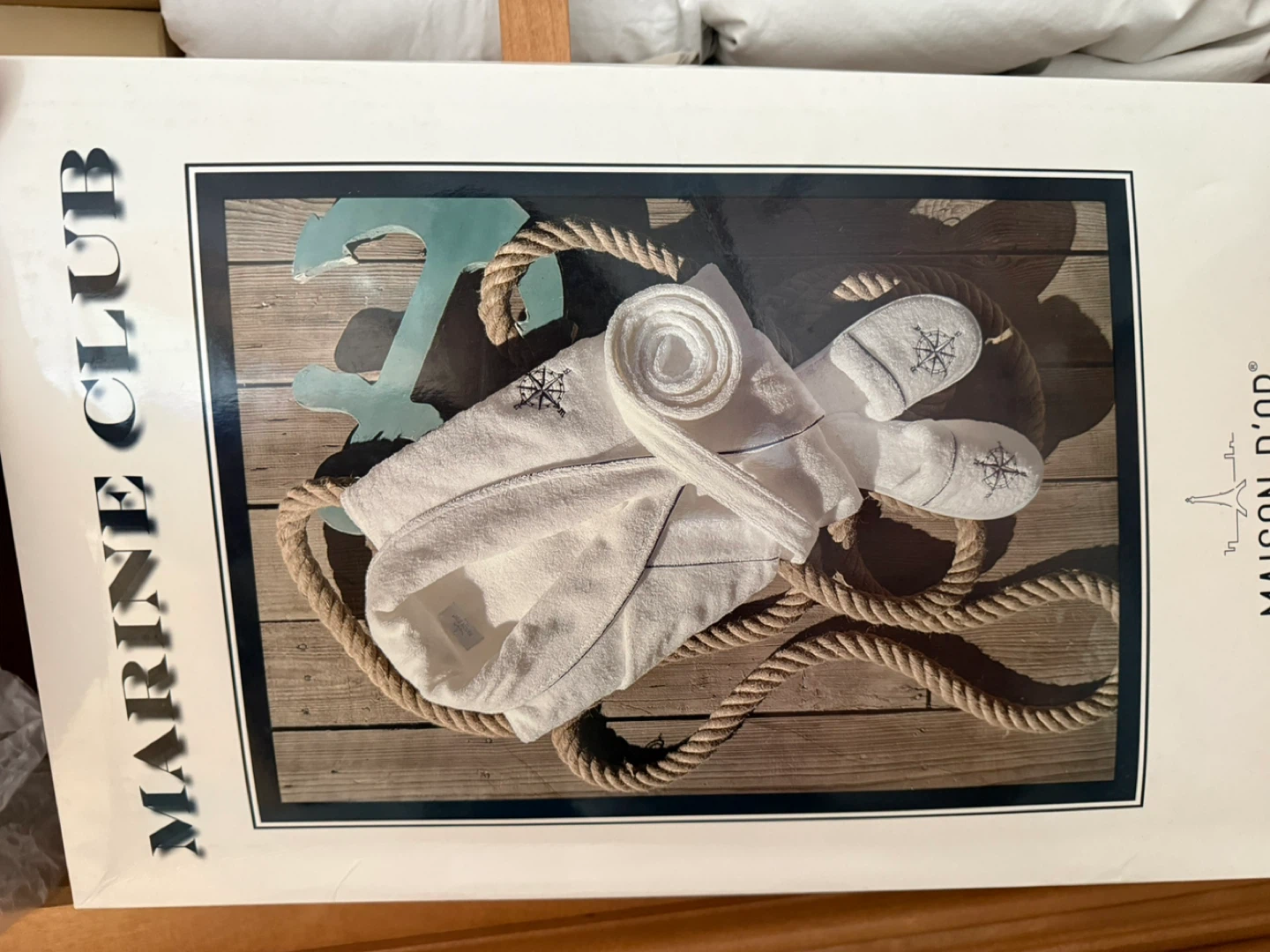 Brand new with tag Maison D'Or Marine Club Robe and Slippers Set - photo 2