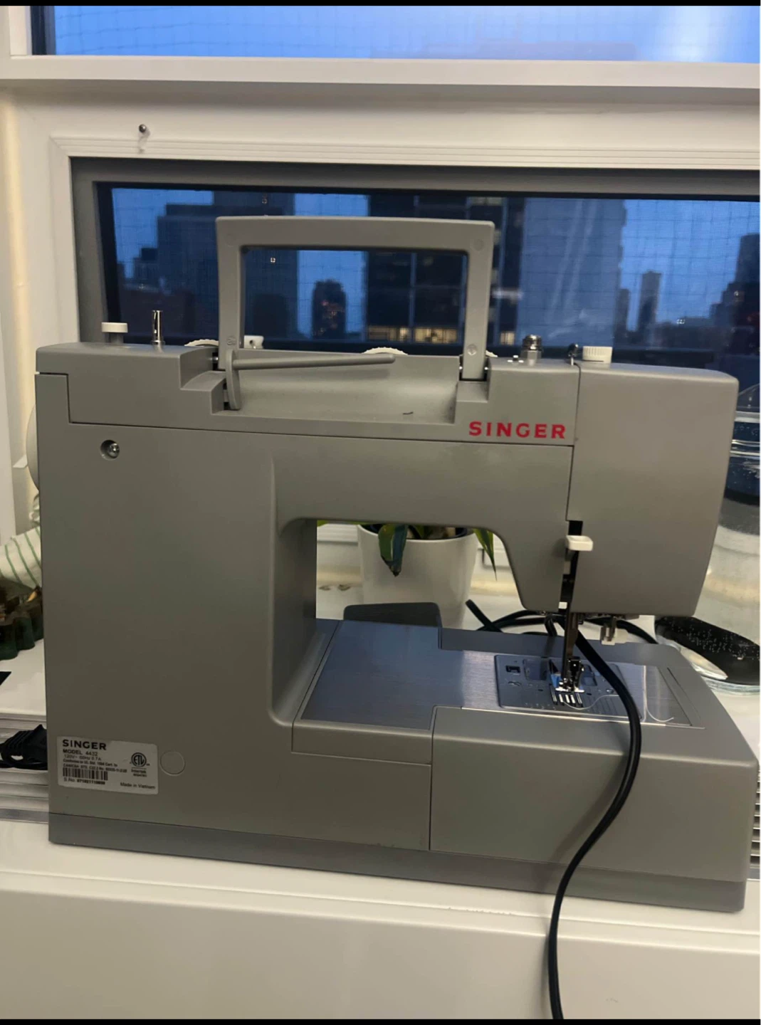 SINGER HD4432 Heavy Duty Sewing Machine - photo 2